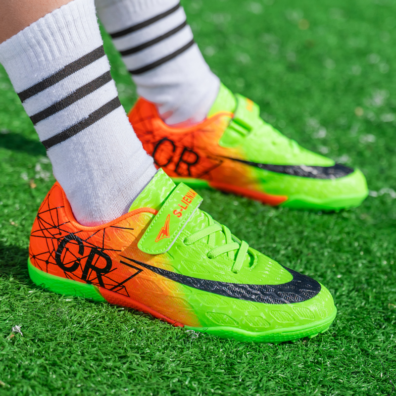 รองเท้าฟุตบอลสำหรับเด็กผู้ชาย  - Sports Equipment For Boys บทวิจารณ์และราคา